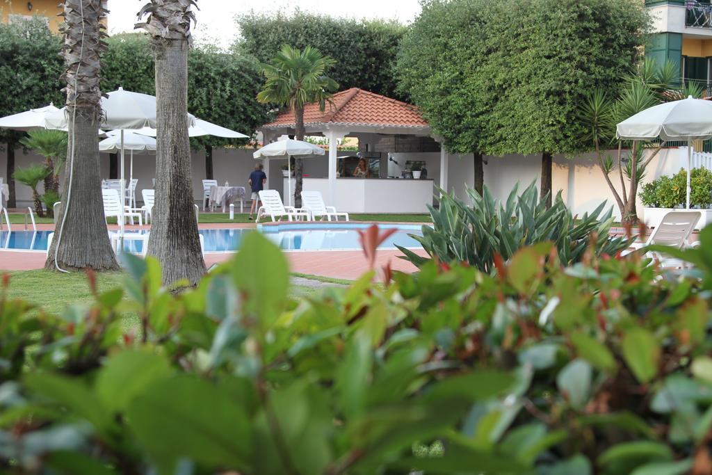 Hotel Barbarella Giugliano In Campania Habitación foto