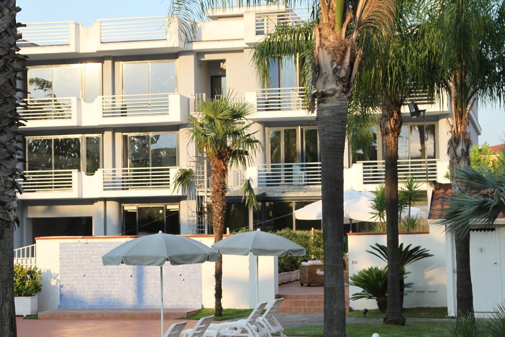 Hotel Barbarella Giugliano In Campania Exterior foto